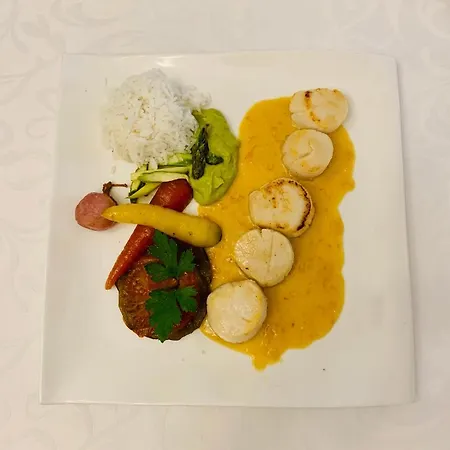 Logis Restaurant Les Minotiers 3* ミルポワ