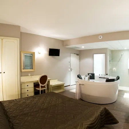 ホテル Logis Restaurant Les Minotiers ミルポワ