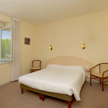 ホテル Logis Restaurant Les Minotiers