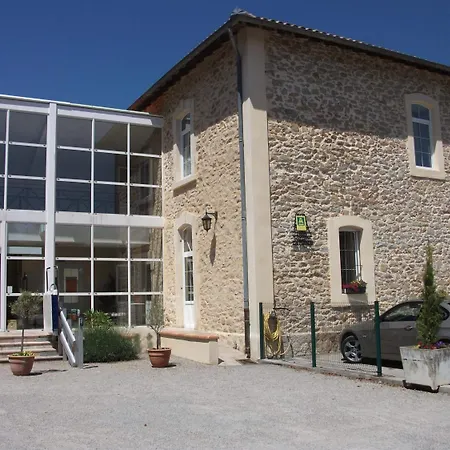 Logis Restaurant Les Minotiers ホテル