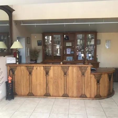 ホテル Logis Restaurant Les Minotiers