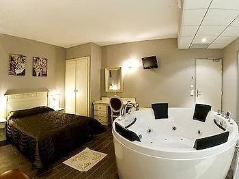 Logis Restaurant Les Minotiers 3* ミルポワ