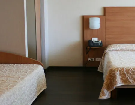 Logis Restaurant Les Minotiers ホテル