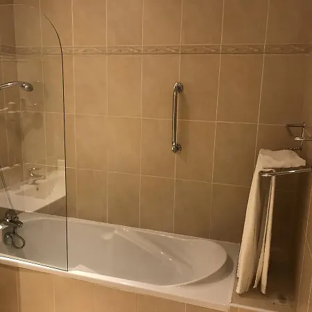 Logis Restaurant Les Minotiers ホテル 3*