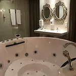 Hotel Logis Restaurant Les Minotiers 3*
