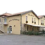 Hotel Logis Restaurant Les Minotiers 3*