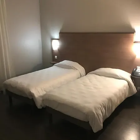 Logis Restaurant Les Minotiers 미르포아