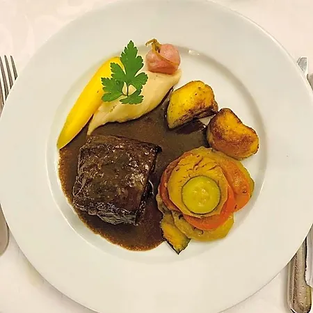 Logis Restaurant Les Minotiers 호텔 3*