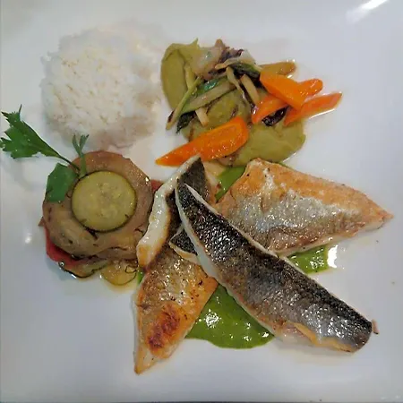 Hotel Logis Restaurant Les Minotiers 3*