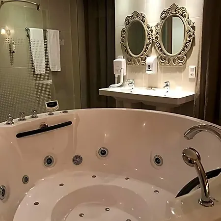 Logis Restaurant Les Minotiers 3* Mirepoix