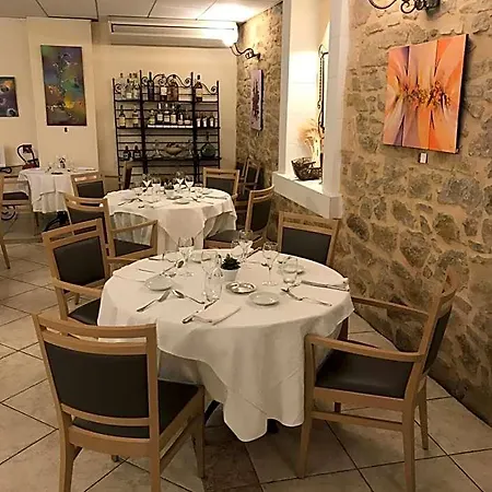 Szálloda Logis Restaurant Les Minotiers 3*