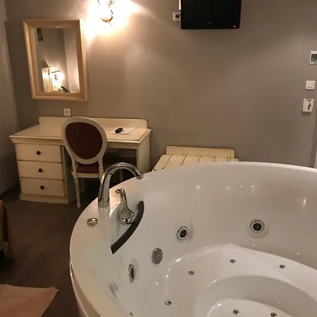 Hotel Logis Restaurant Les Minotiers 3*