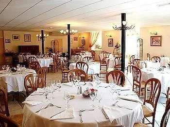 Logis Restaurant Les Minotiers Hotel