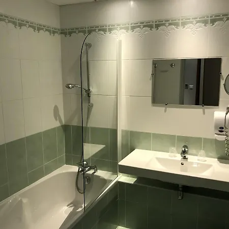 Hotel Logis Restaurant Les Minotiers 3*
