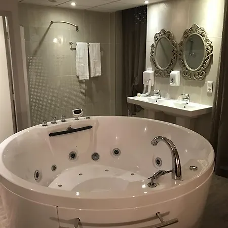 Hotel Logis Restaurant Les Minotiers Mirepoix (Ariege)